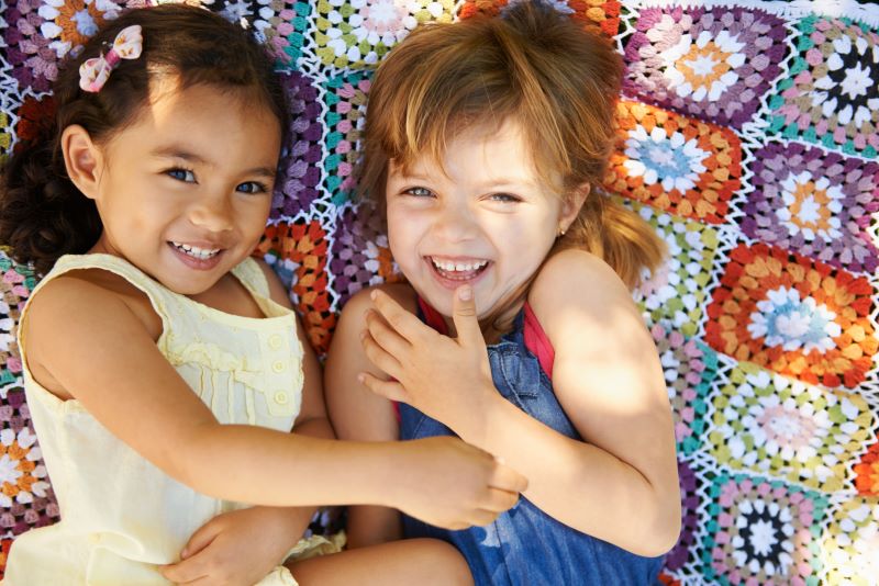 meninas de 4 anos sorrindo